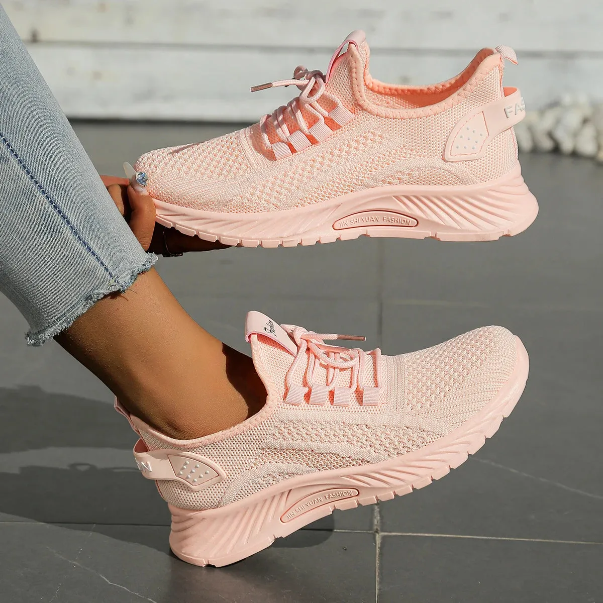 2025 new fashion leisure sports single shoes wholesale cross-border factory trend fly weaving women shoes casual sneaker Stylish Wear