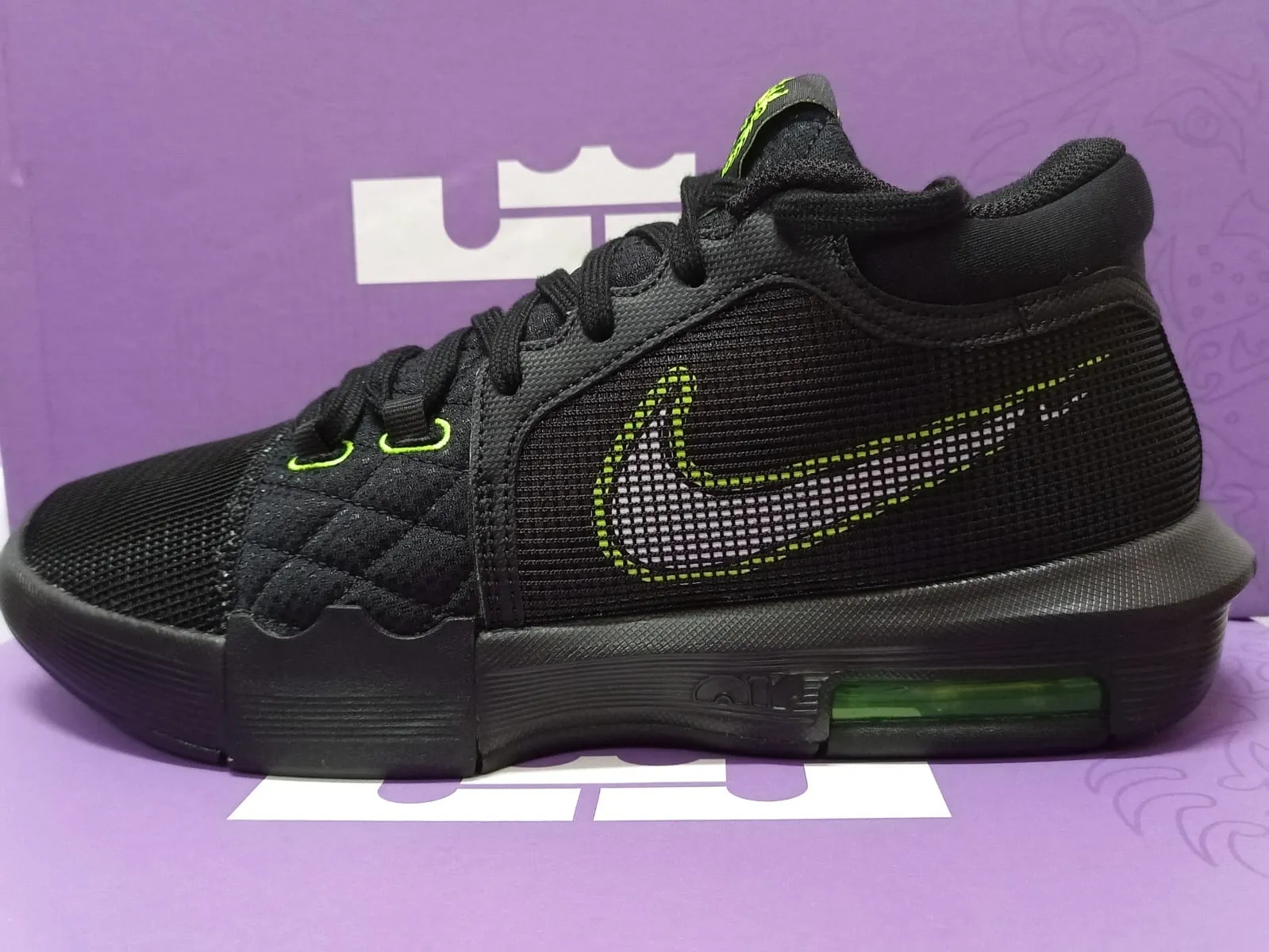 Shear Resistance Foam Lockdown Heel Cup Nike LeBron Witness 8 'Black Volt'