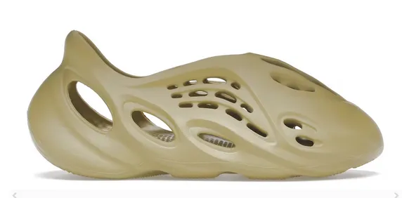 adidas Yeezy Foam RNNR Sulfur Comfortable Upper Material