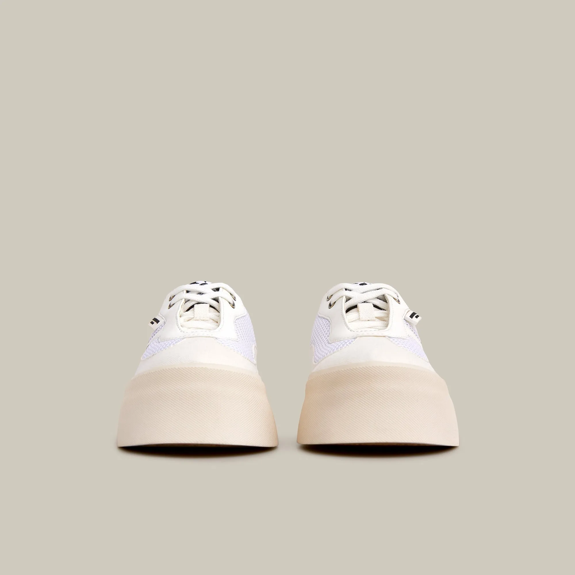 Travel Walker Coffee Run ARTICLE NO. DOWNTOWN LOGO LOW-TOP SNEAKERS-WHITE