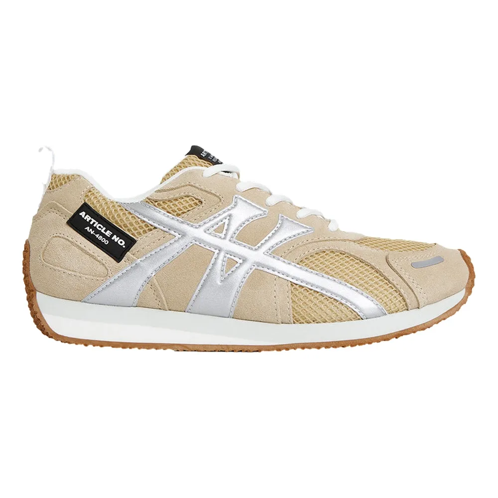 ARTICLE NO. DUNE LOW-TOP BEIGE AND SILVER LOGO RUNNER-BEIGE Vintage Cool Comfort Motion