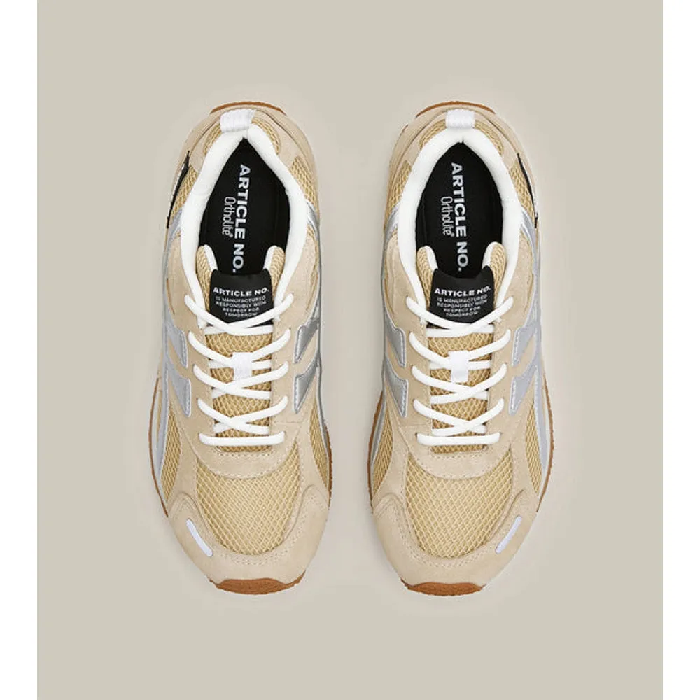 Lightweight Design ARTICLE NO. DUNE LOW-TOP BEIGE AND SILVER LOGO RUNNER-BEIGE