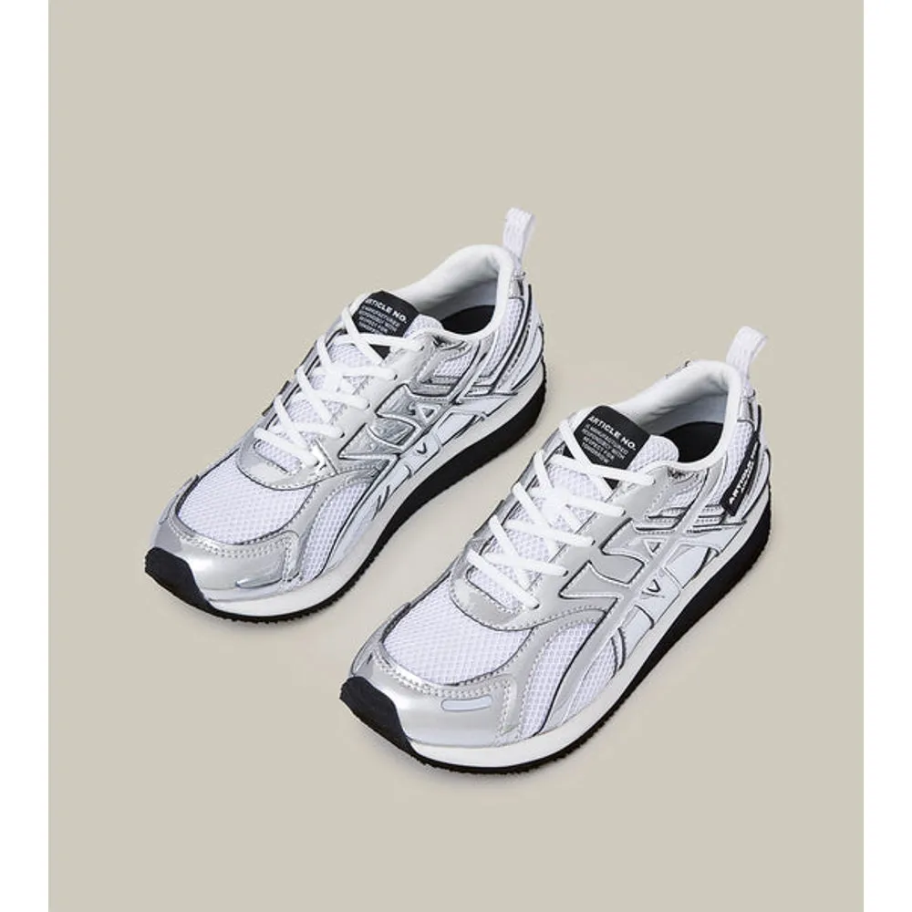 ARTICLE NO. DUNE SILVER SPECIAL EDITION LOW-TOP RUNNER-SILVER BLACK Supportive Step Comfort Heel