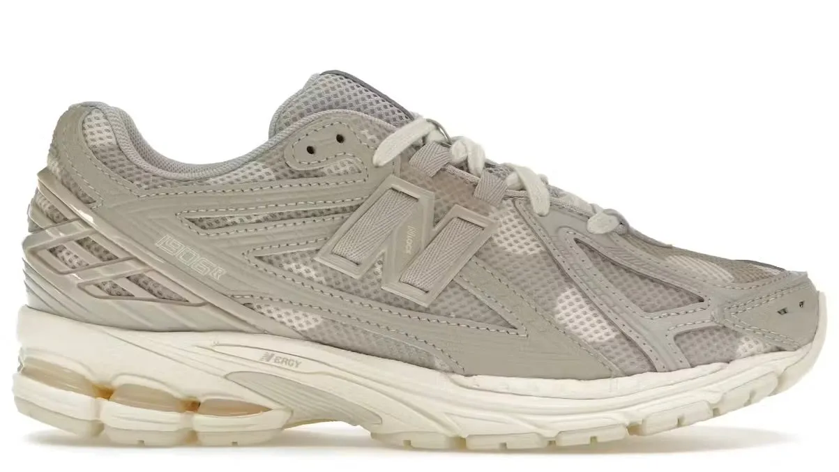 Classic Fit Comfy Days New Balance 1906R Polka Dot Moonrock