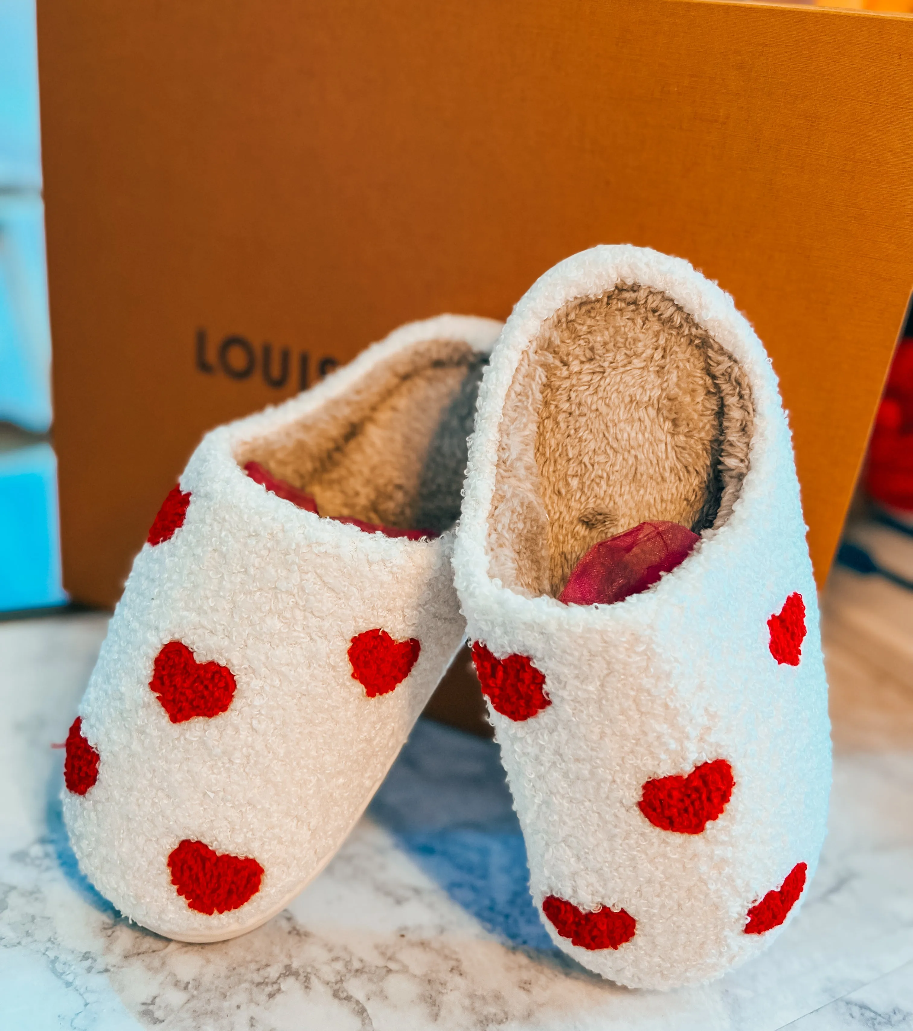 construction Red hearts slippers