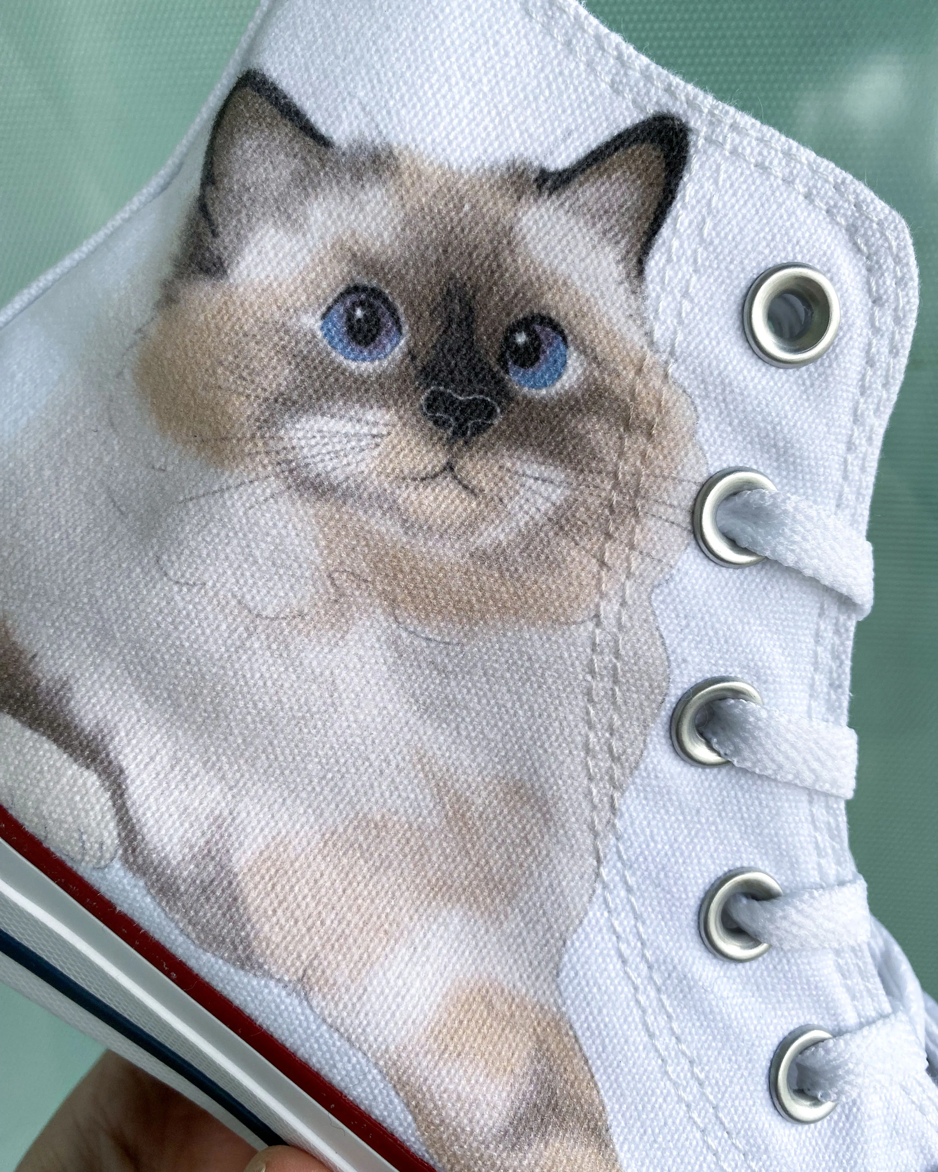 Chic Basics Active Lifestyle Baggins Original Hi Top Balinese Cat