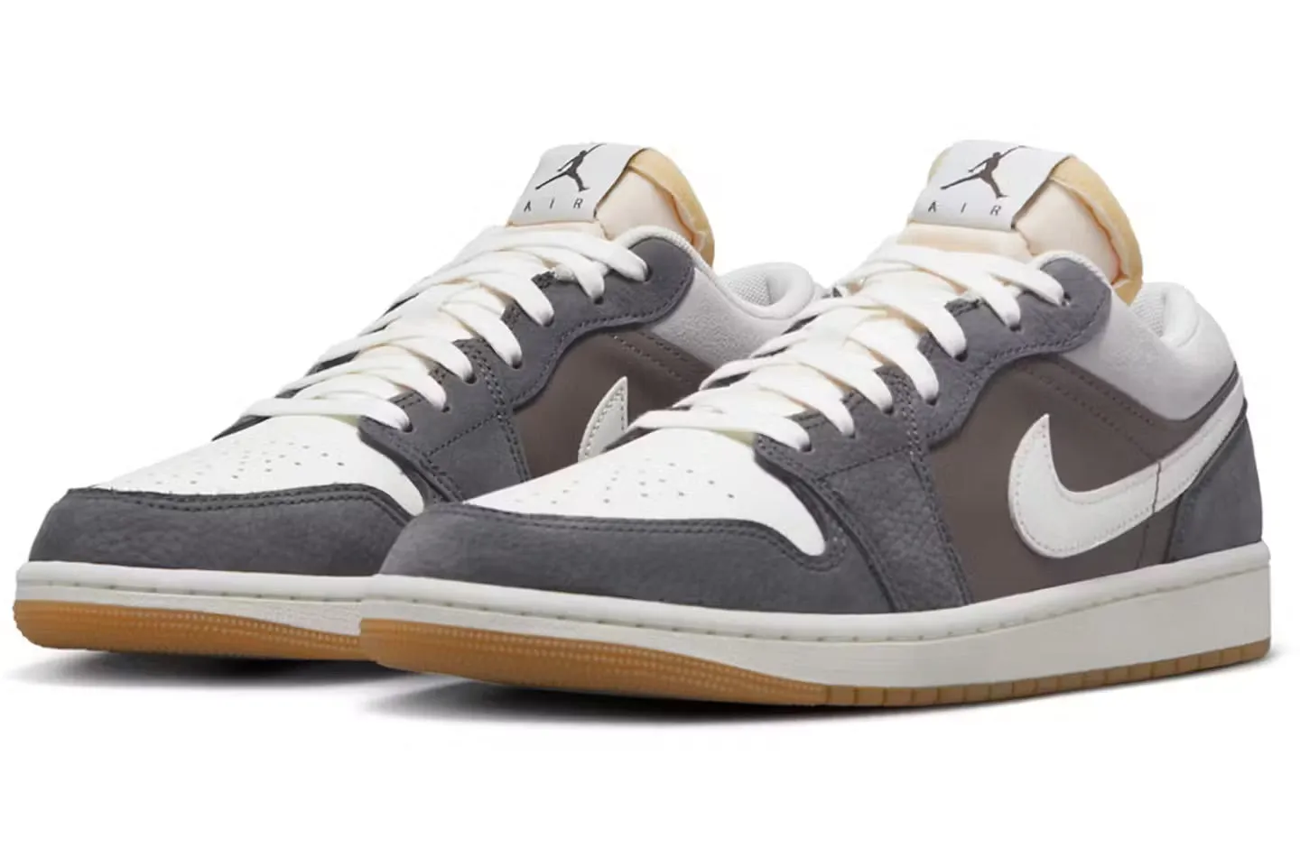 Non Restrictive Collar Padding Jordan 1 Low SNKRS Day Korea Magpie