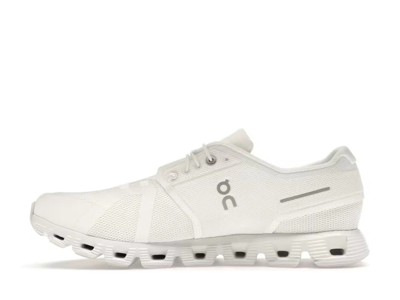 Stylish Look Bounce Back On Running Cloud 5 Undyed-White