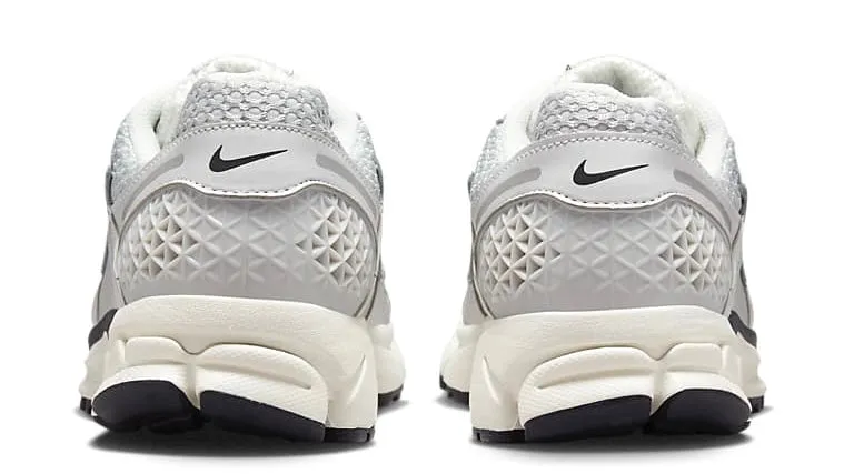 Nike Zoom Vomero 5 Photon Dust Metallic Silver Torsional Stability System