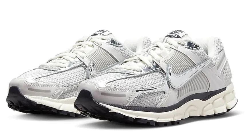 Nike Zoom Vomero 5 Photon Dust Metallic Silver Quick Travel Anti Slip Tread