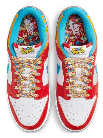 Flexible Traction Nike Dunk Low QS LeBron James Fruity Pebbles