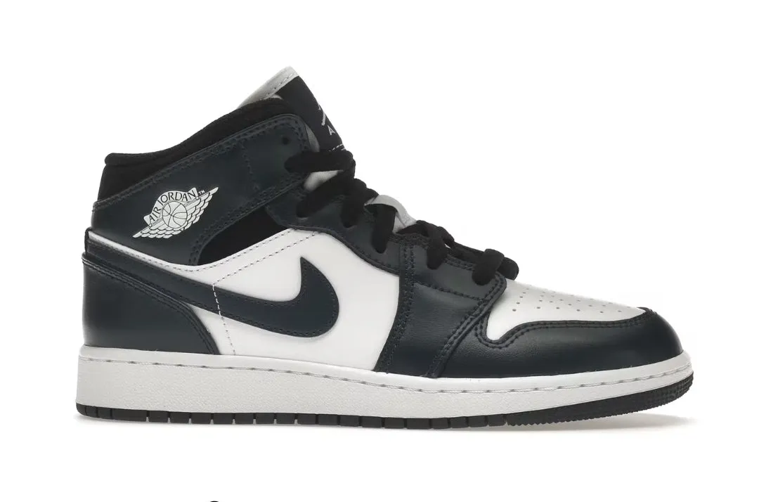 Distinctive chic Jordan 1 Mid Armory Navy (GS)