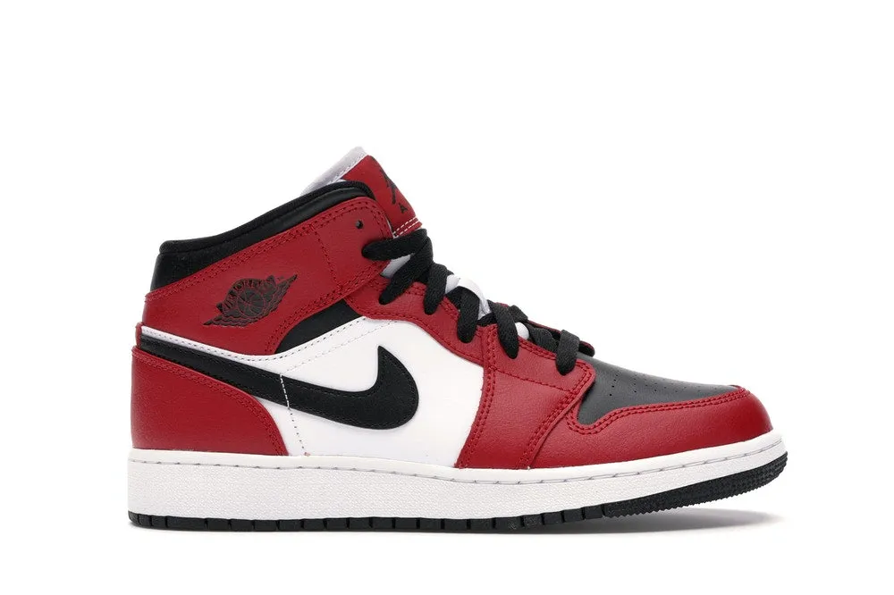 Jordan 1 Mid Chicago Toe (GS) Dynamic silhouette