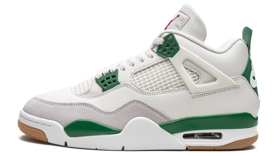 Jordan 4 Retro SB Pine Green Sophisticated Comfort Barefoot feel