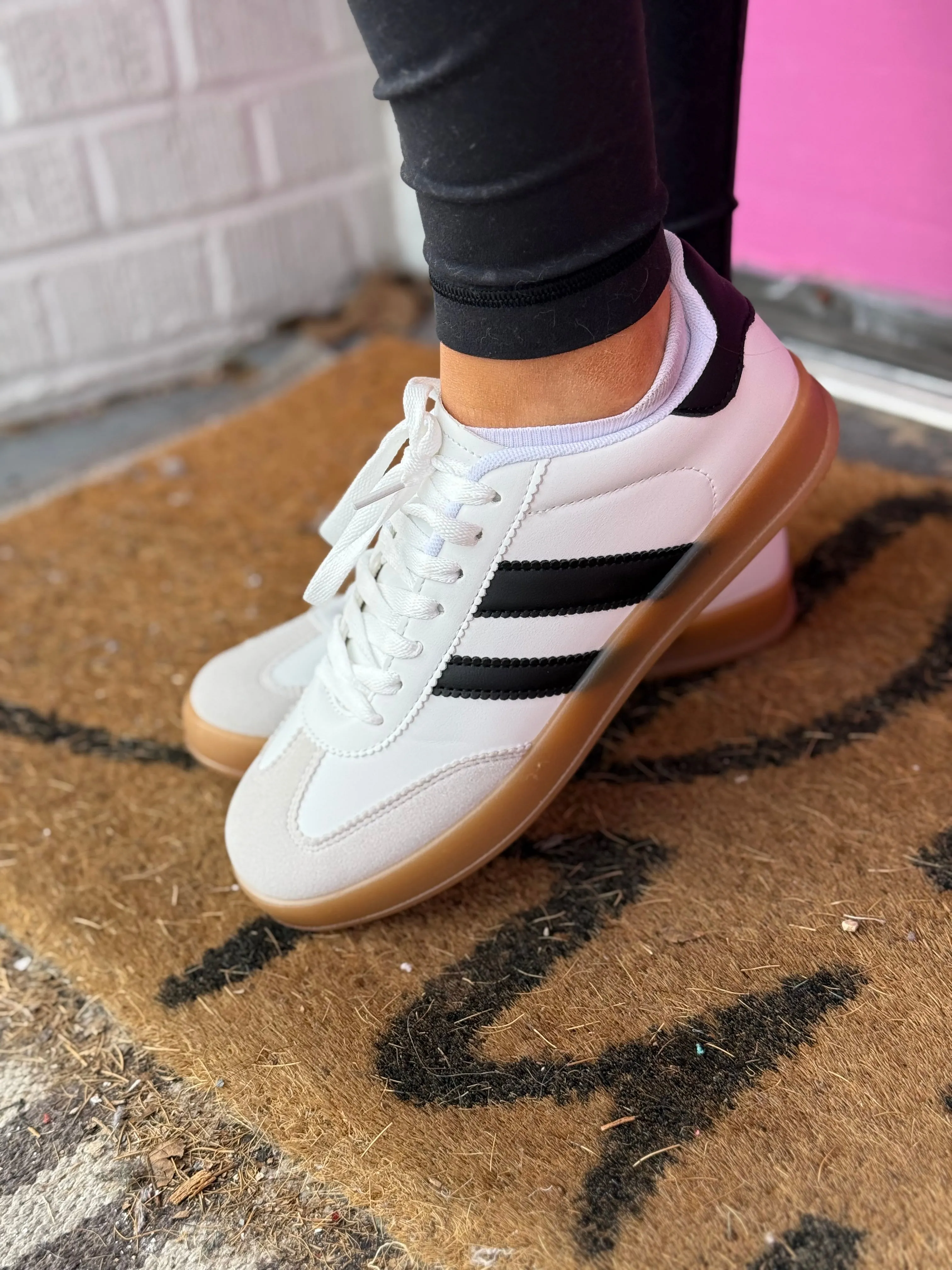 Low Top Stripe sneakers- Adult