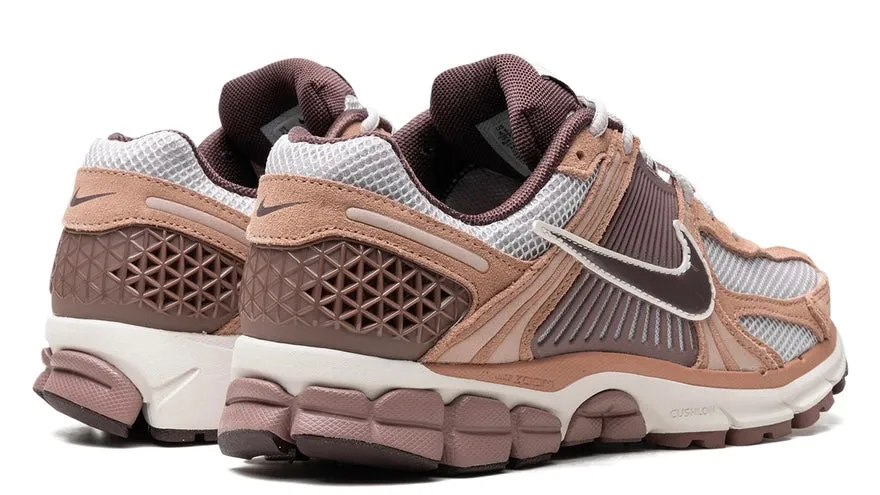 Nike Zoom Vomero 5 Dusted Clay Non Slip Outsole