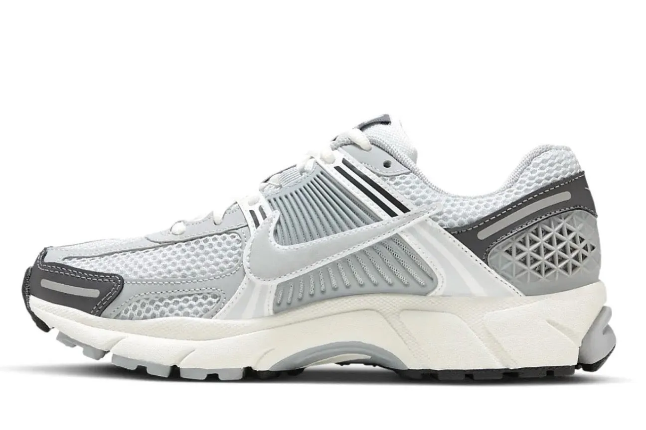 Rebound Boost Technology Walk Flow Nike Zoom Vomero 5 Wolf Grey