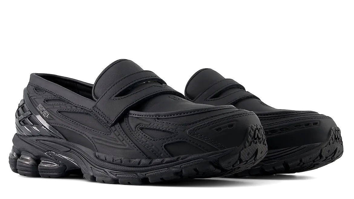 Hyperflex Groove Pattern New Balance 1906L Black Leather