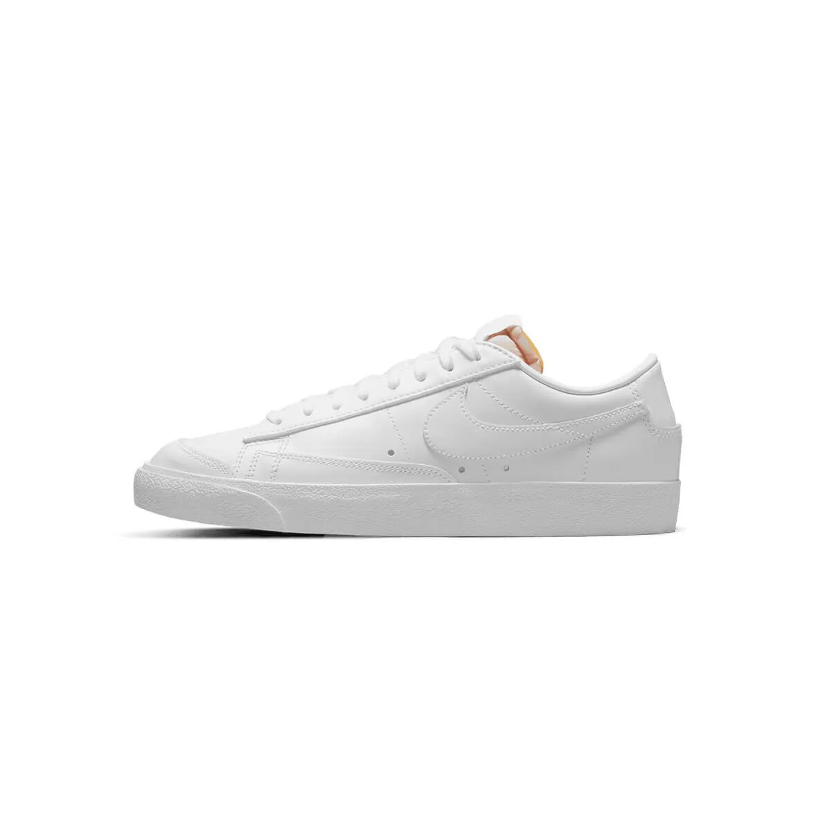 Nike Blazer Low 77 White Relaxed Walk