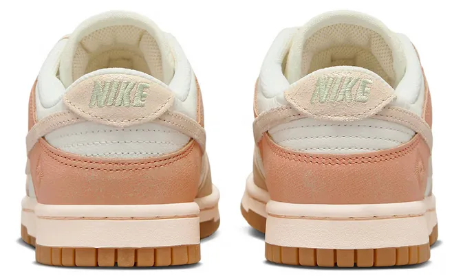 Nike Dunk Low Australia (W) Lightweight Build Responsive Activity