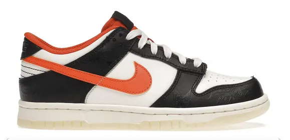 CushionedMidsole Water Resistant Material Nike Dunk Low PRM Halloween (2021) (GS)