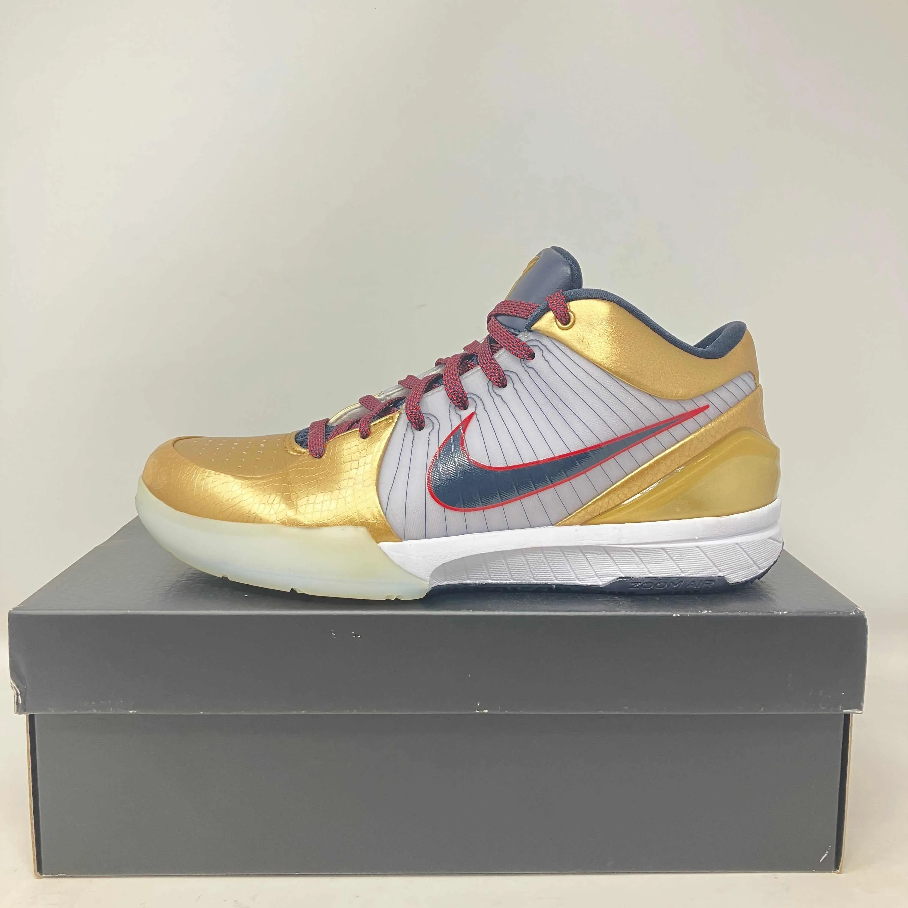 Lightweight Build Stylish Design Nike Kobe 4 Protro Gold Medal (2024)