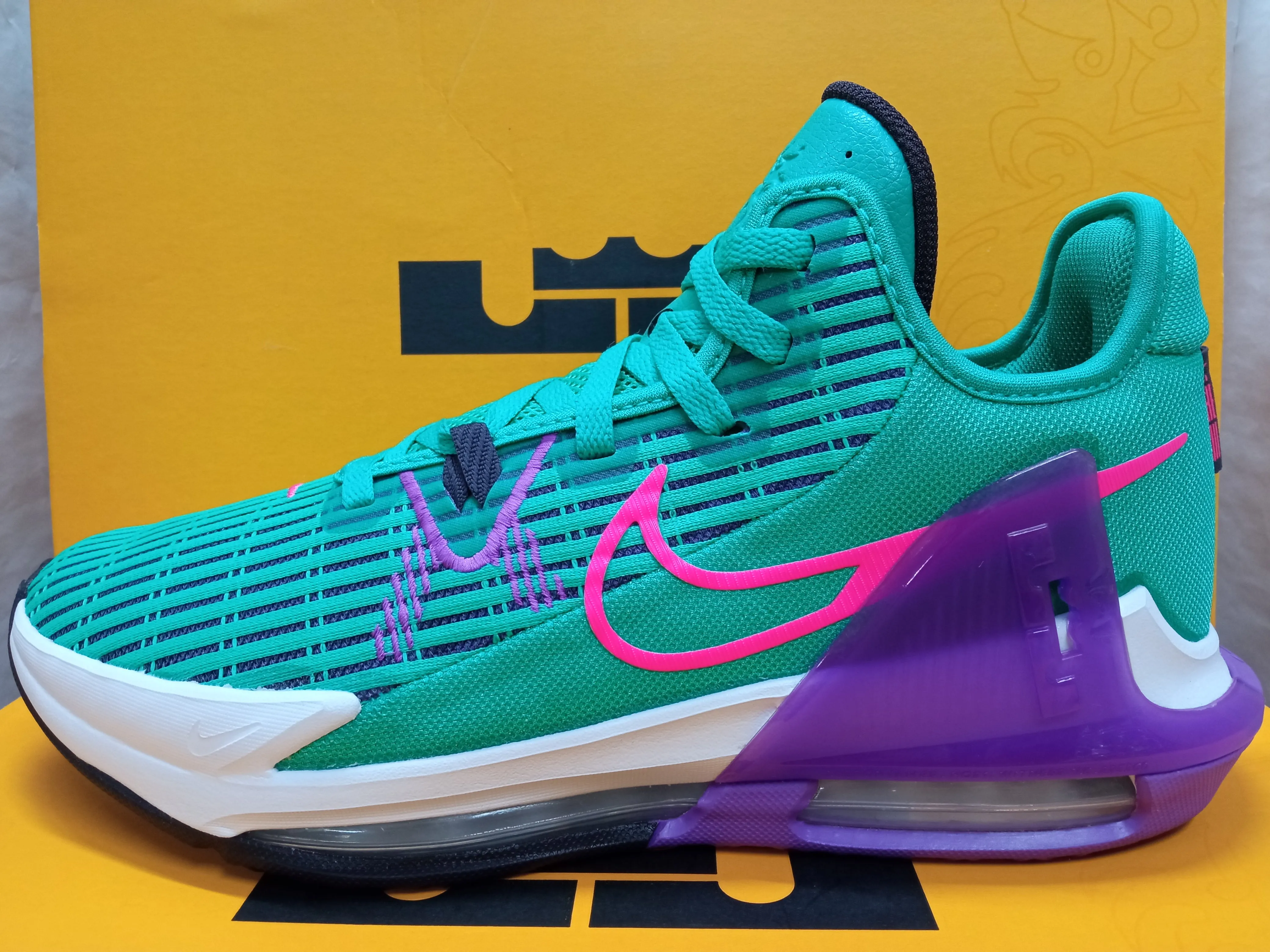 Nike LeBron Witness 6 'Emerald Berry' Smooth Finish