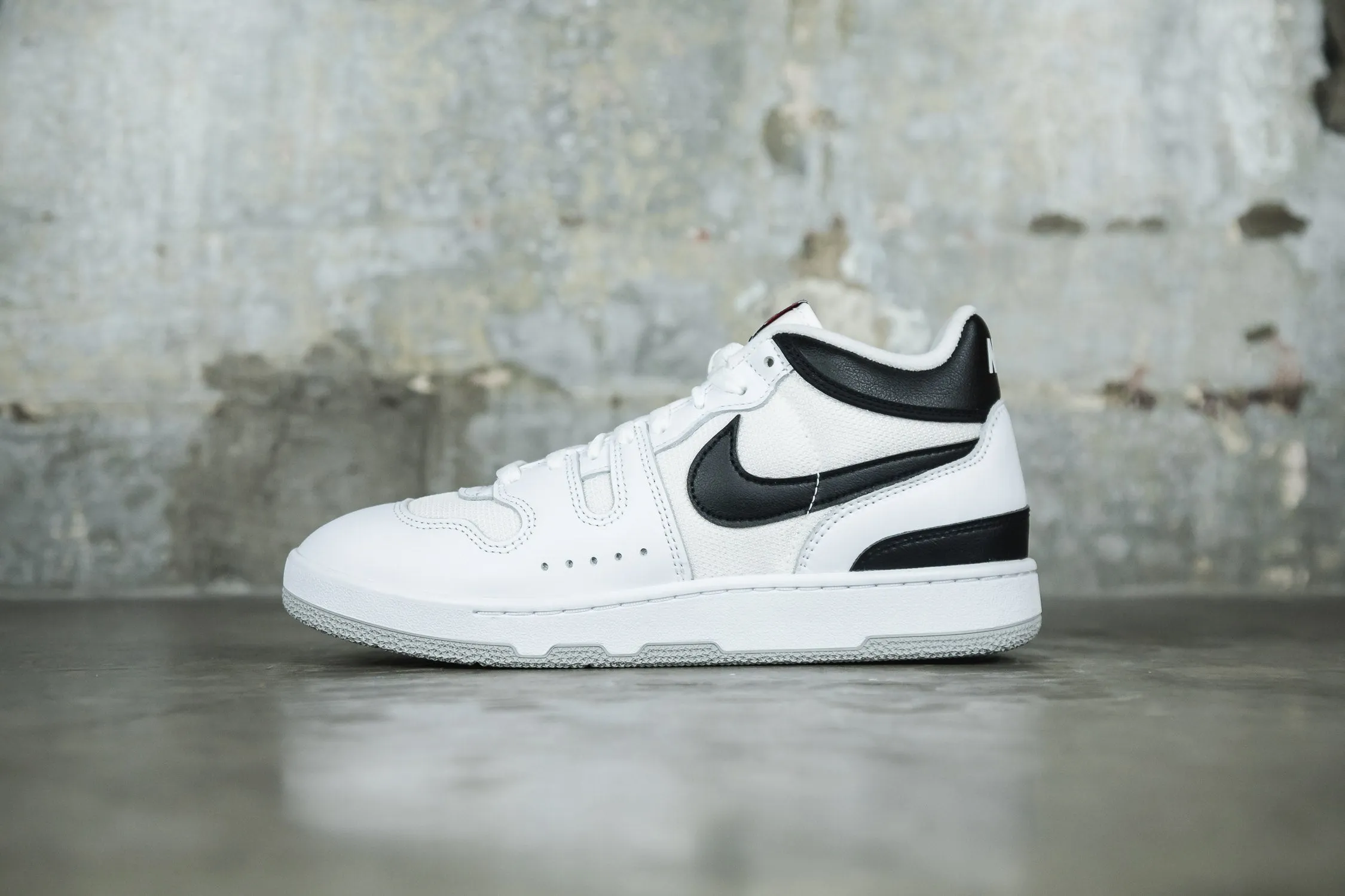Nike Mac Attack Black and White Travel Comfort