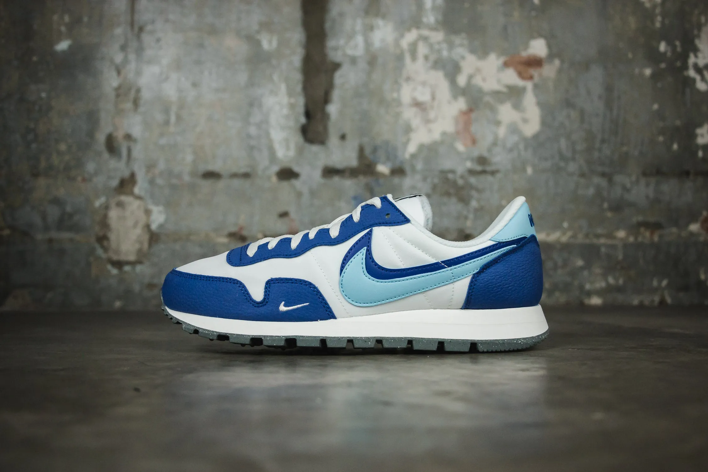 Nike Pegasus 83 Double Swoosh Slip-On Comfort
