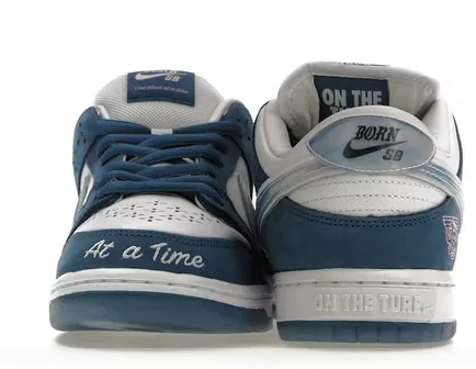 Nike SB Dunk Low Born X Raised One Block At A Time Unbeatable flexibility Ergonomic Footbed Design