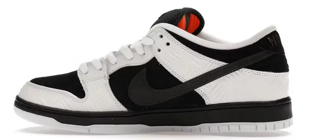 Nike SB Dunk Low TIGHTBOOTH Smooth