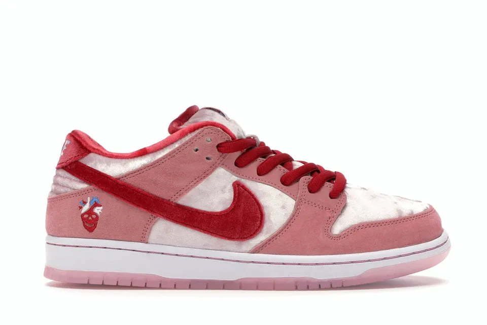 Low Profile Cushioning Nike SB Dunk LowStrangeLove Skateboards (Regular Box)