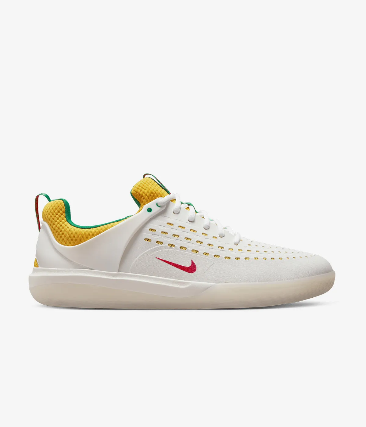 Sleek Wear Total Comfort Nike SB Zoom Nyjah 3 Premium