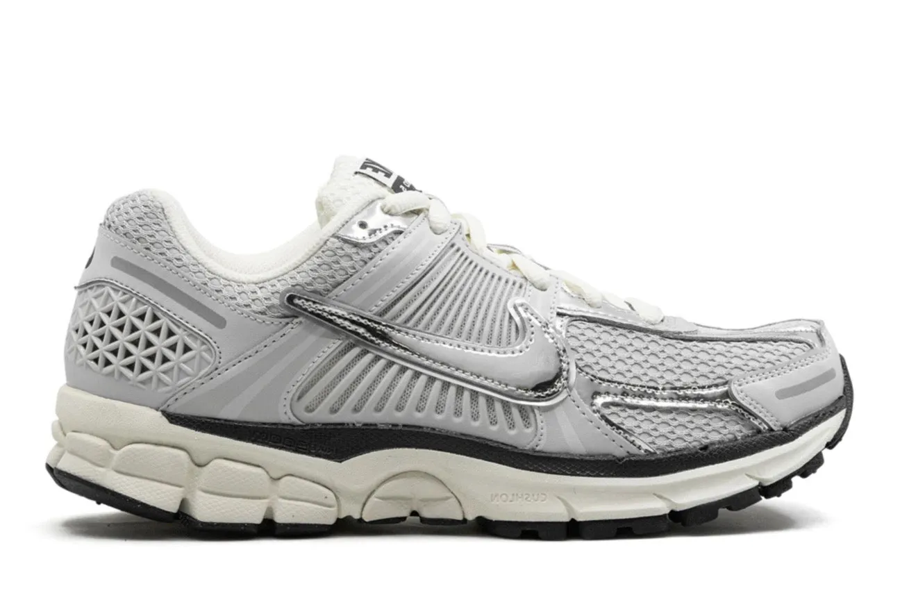 All-day style Slip Resistant Soles Nike Zoom Vomero 5 Chrome