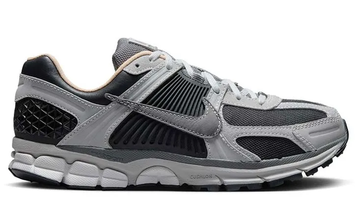 Nike Zoom Vomero 5 Dark Smoke Grey Vachetta Daily Athlete High Density