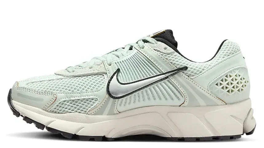 Nike Zoom Vomero 5 Light Silver Chrome (Women's) Smooth Form Odor Control Insole