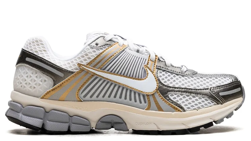 Stable Heel Urban Adventure Nike Zoom Vomero 5 Platinum Tint Metallic Gold