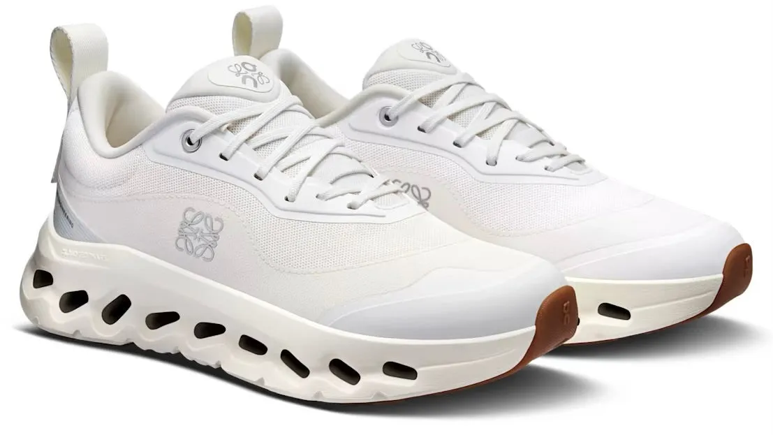 Reinforced Stitch Detail On Running Cloudtilt 2 LOEWE All White (Unisex)