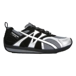 Smooth Move Outdoor Adventure ARTICLE NO. DUNE LOW-TOP BLACK AND SILVER LOGO RUNNER-BLACK BLACK