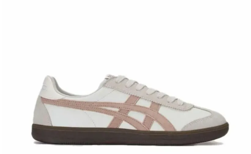 Onitsuka Tiger Tokuten Cream Dusty Steppe Neutral Stance Balanced