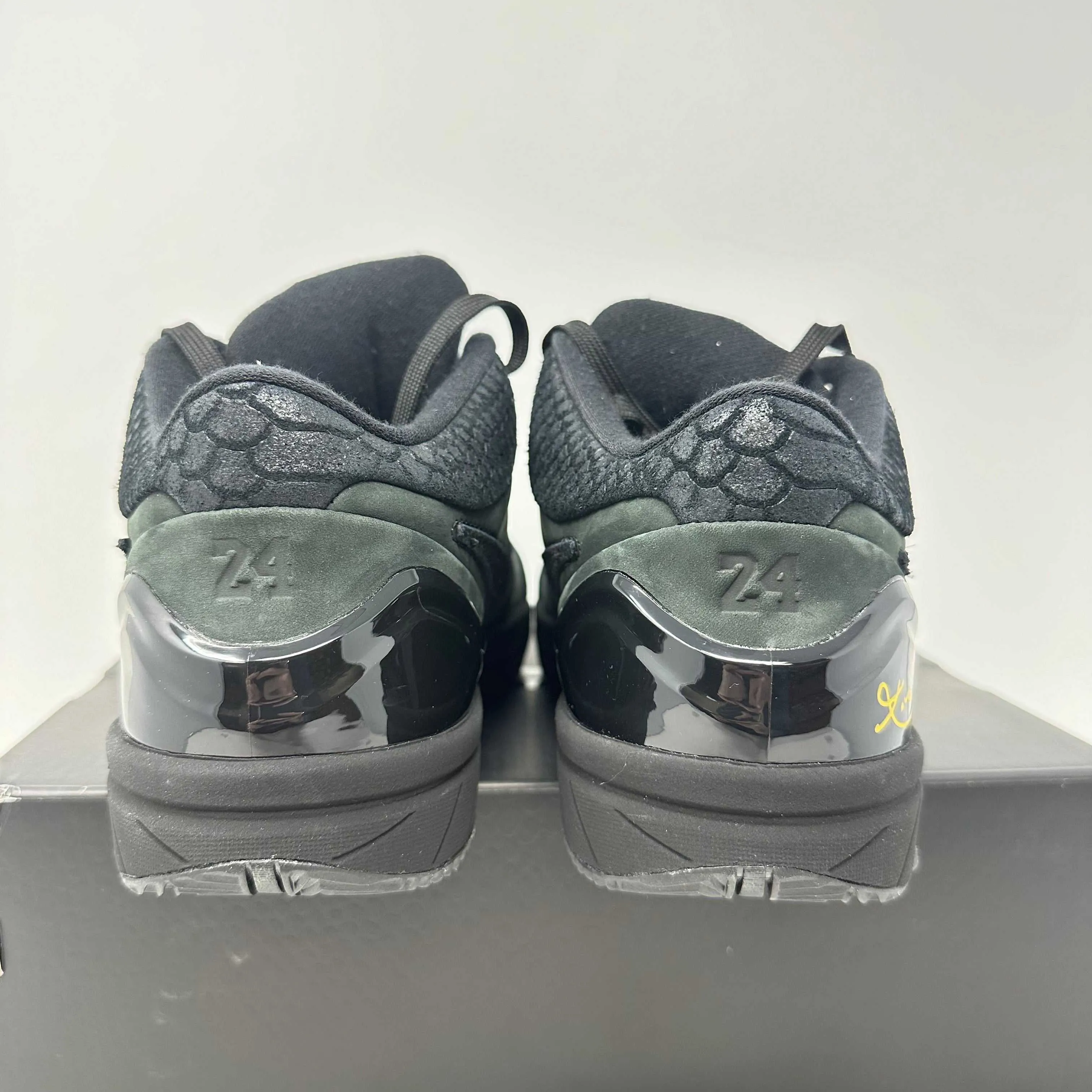 Reinforced toe Nike Kobe 4 Protro Gift of Mamba