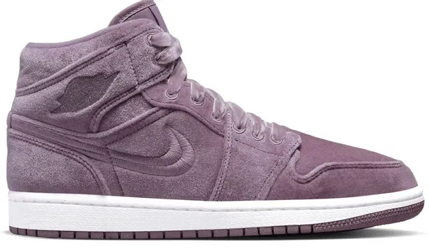 Air Jordan 1 Mid SE Purple Velvet (W) Natural motion