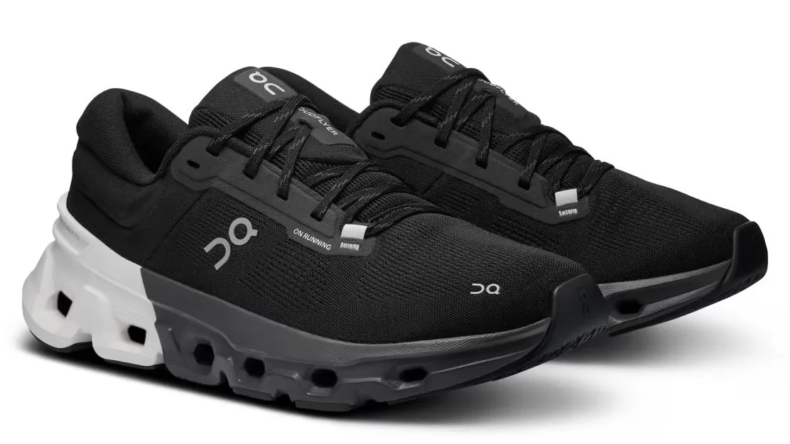 On Cloudflyer 5 Black White Dynamic support