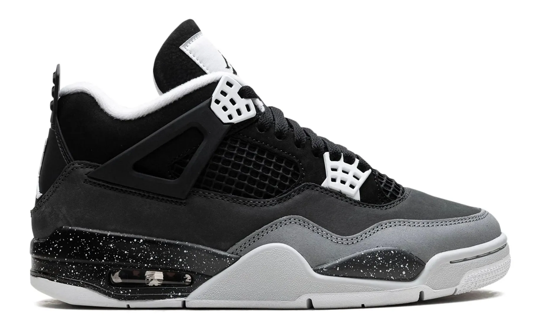 Minimalist Styling Jordan 4 Retro Fear (2024)