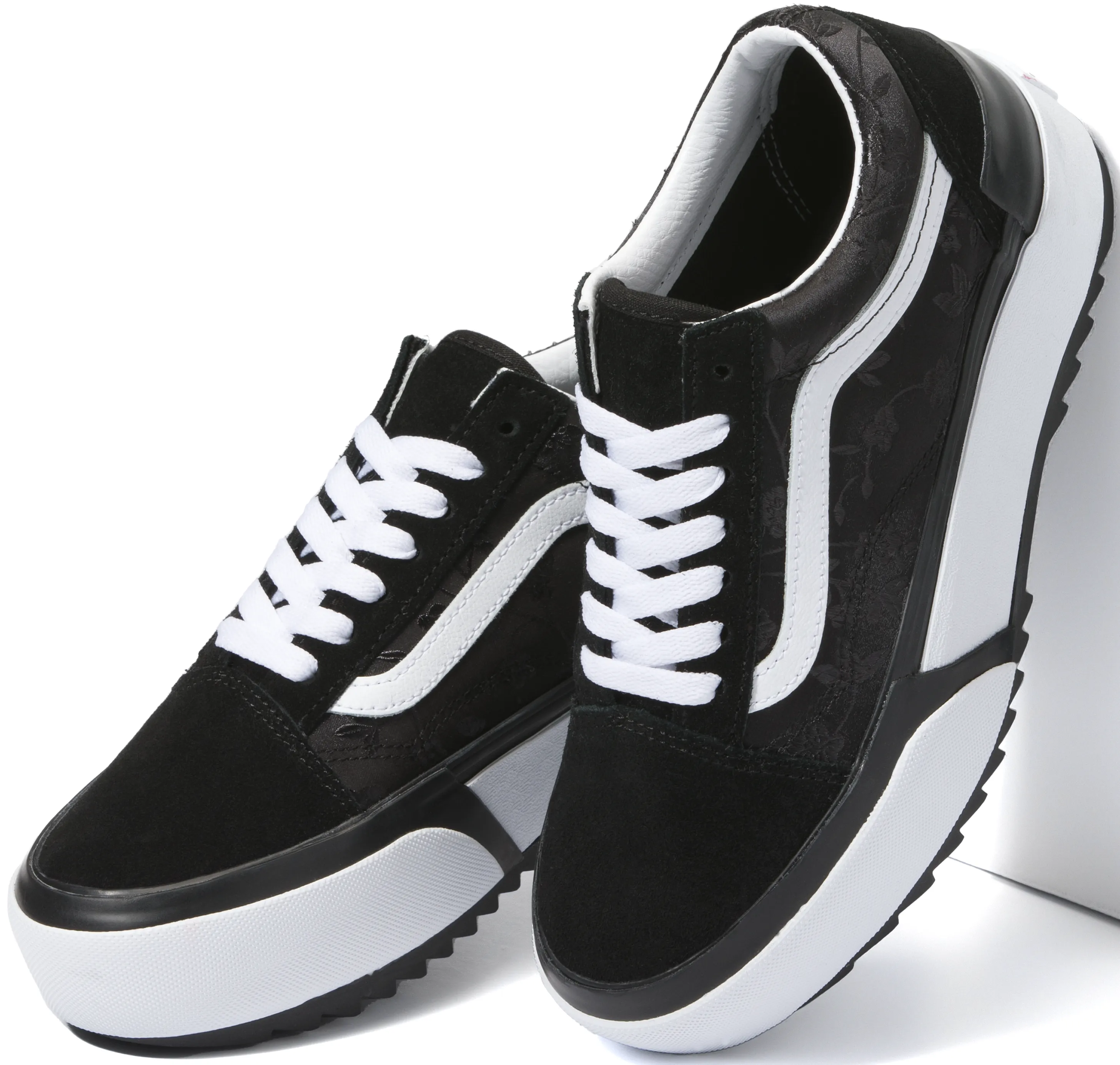 Active Lifestyle Durable Comfort Vans Old Skool Stacked Satin/Floral Black