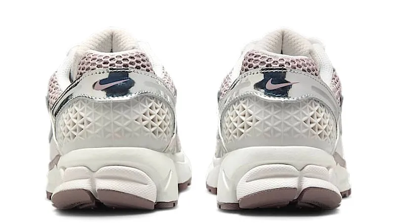 Nike Zoom Vomero 5 Metallic Silver Platinum Violet (Women's) sports Smooth Movement