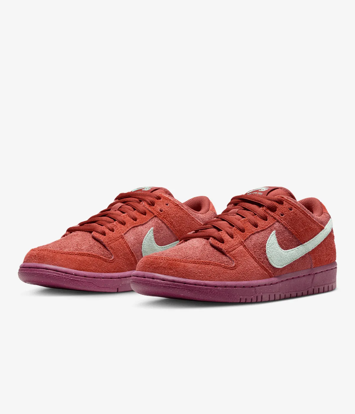 Stylish grip Nike SB Dunk Low Pro Premium Rosewood