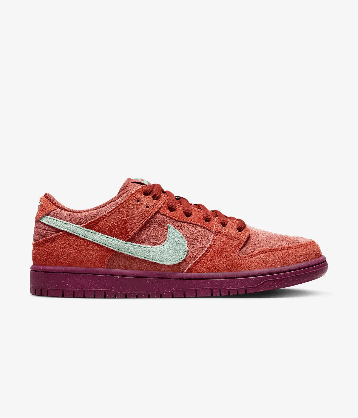 Stylish grip Nike SB Dunk Low Pro Premium Rosewood