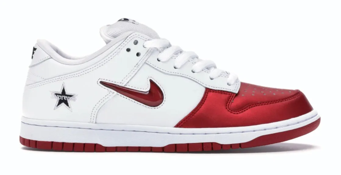 Training Sneakers Nike SB Dunk Low Supreme Jewel Swoosh Red