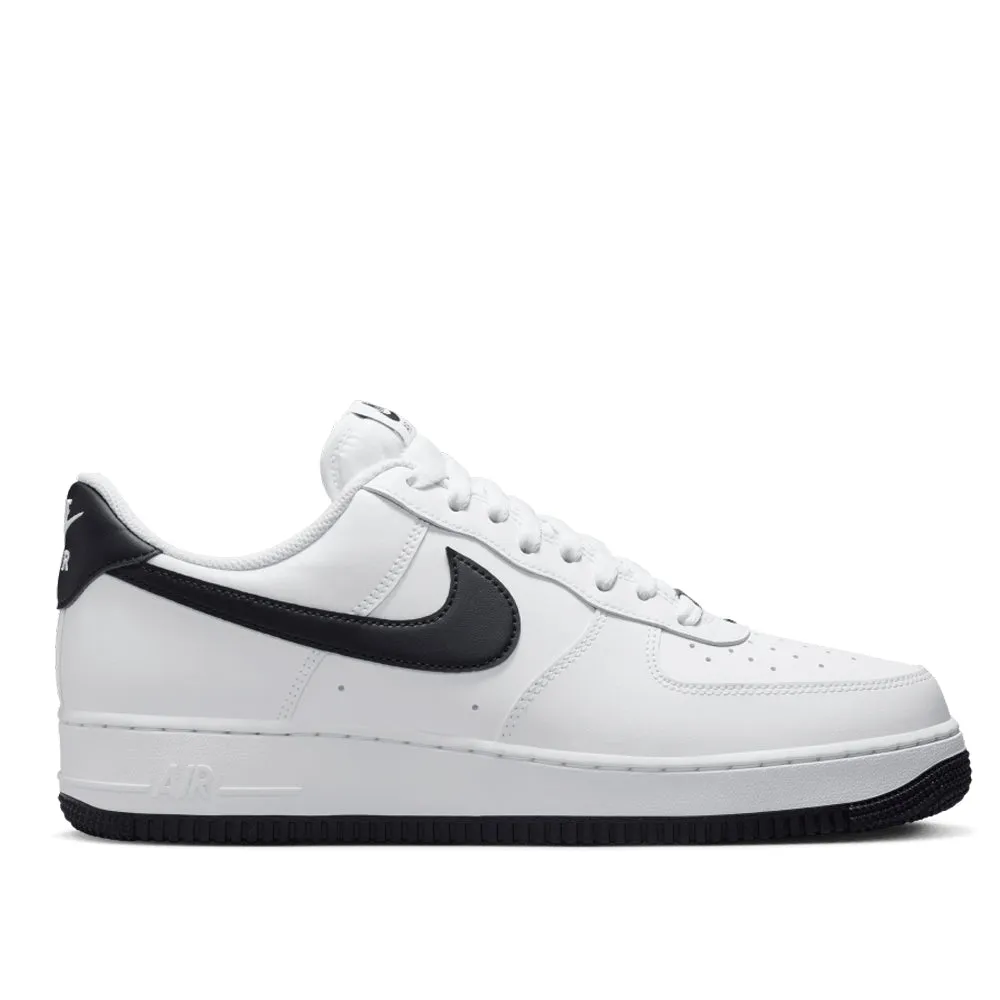 Timeless elegance Nike Men's Air Force 1 '07 Shoes